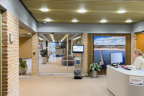 Blick in den Eingangsbereich des B&uuml;rgerzentrums im d&auml;nischen Apenrade