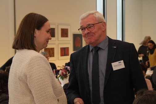 Ein Mann und eine Frau