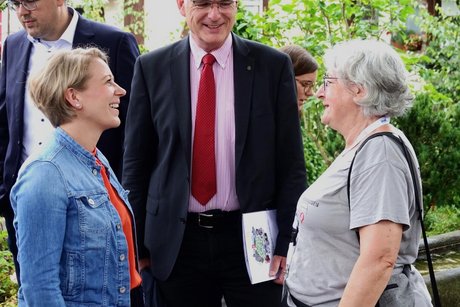 Landrat Torsten Warnecke und Landtagsabgeordnete Lena Arnoldt