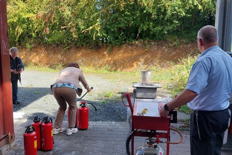 Tranining mit dem Feuerlöscher