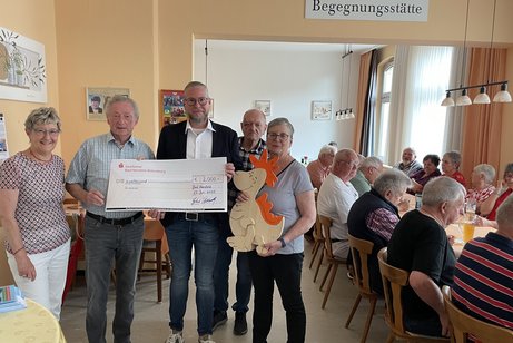 Spendenübergabe Kleine Helden