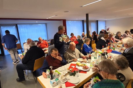 Unser Orstvorstand im Gespr&auml;ch mit den Mitgliedern.