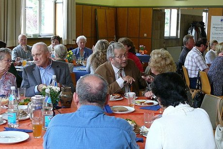 Gemütliches Beisammensein der Mitglieder und Gäste