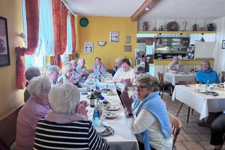 Teilnehmer am Muttertagskaffee am 06.05.2025