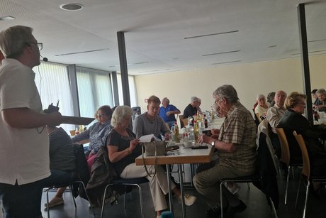 Gespannte Zuhörer bei der Rede unsers Ortsvorsitzenden