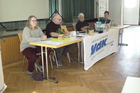 Der Vorstand beim Bericht