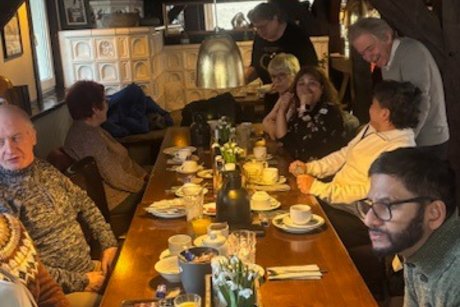 Helfer im Gespr&auml;ch mit den Vorstandsmitgliedern