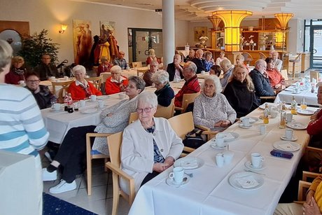 Gruppe beim Vortrag