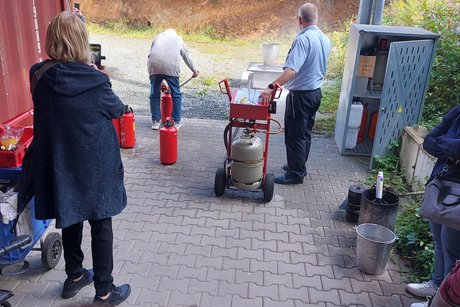 Tranining mit dem Feuerlöscher
