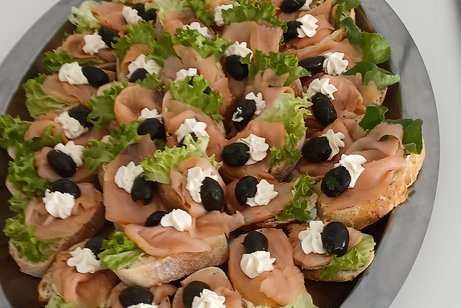 Platte mit H&auml;ppchen
