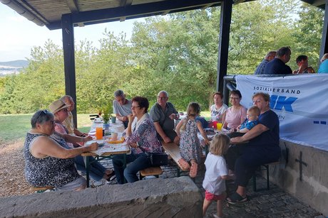 Gäste am Grillnachmittag