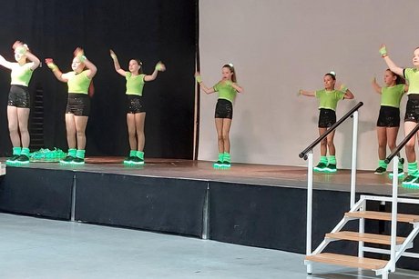 Auftritt der "Alm-Madels"