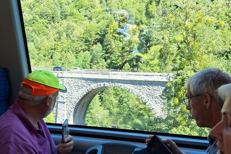 Fahrt mit der Centovalli-Bahn.
