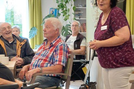 Frau Ute Scholz und einige Teilnehmer