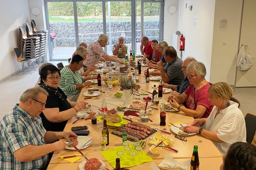 Bild zeigt die Teilnehmer