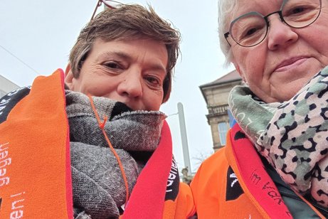 Michaela Henkel und Monika Prinz beim Orange-Day in Kassel Orange Day Kassel