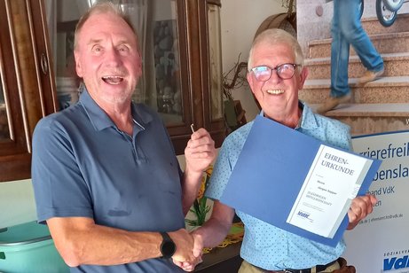 Jürgen Sapper mit Kreisvorsitzender Klaus Schultheis