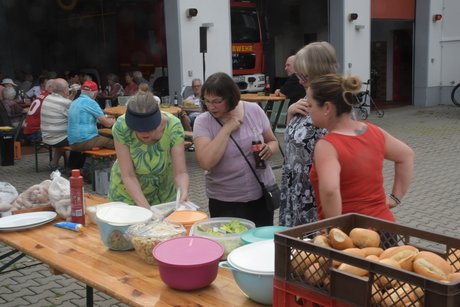 die Salate sind angerichtet