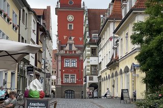 Buttermarkt mit Rathaus im Hintergrund