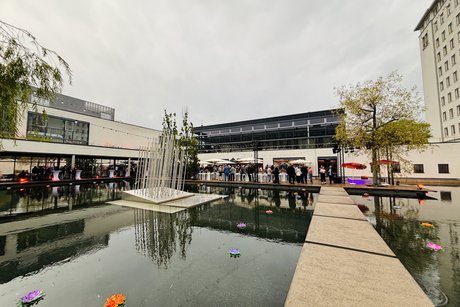 Im Innenhof w&auml;hrend der Veranstaltung