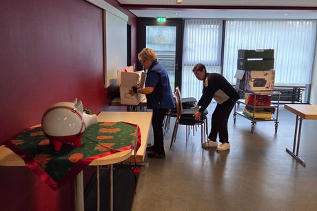 Vorbereiten der Pr&auml;sente f&uuml;r unsere Jubilare.