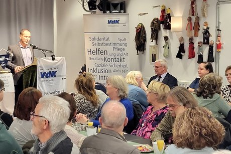 Grußwort des Suhler Bürgermeisters Jan Turczynski Grußwort des Suhler Bürgermeisters Jan Turczynski