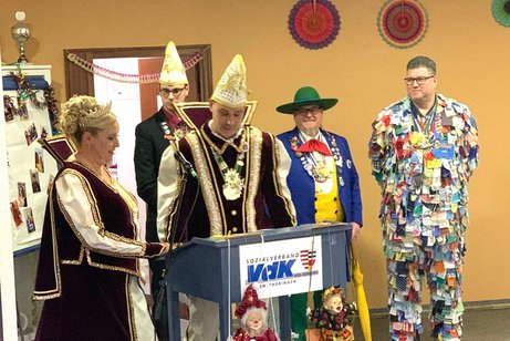 Prinz Marco1., Prinzessin Samra 1, Prinzenbegleiter Lukas Milkau, Watz Uwe Fr&auml;ger und Oberlump Jochen M&uuml;ller