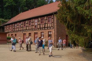 Mitglieder beim Rundgang