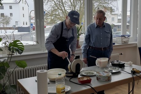 Waffel-B&auml;cker bei der Arbeit