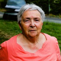 Passfoto Frau kurze graue Haare
