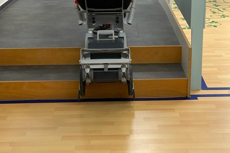 Ausstellungsraum Treppe Treppen-Stuhl