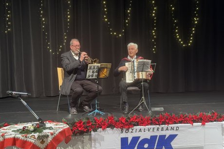 Das Duo Stefan Ochs (Trompete) und Johannes Ohlig (Akkordeon)