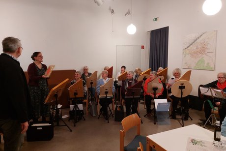 Herr Thamm bedankt sich bei der Tischharvengruppe