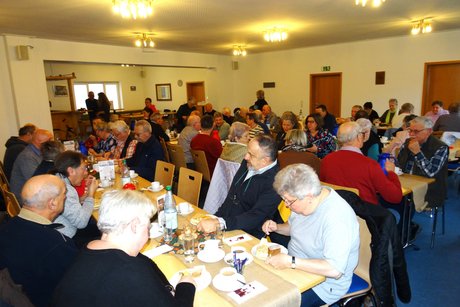 Außerordentliche Mitgliederversammlung / Adventsfeier 2025 DGH Riebelsdorf