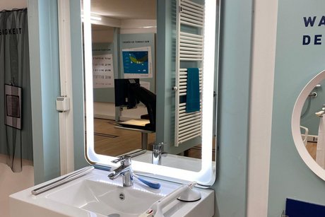 Ausstellungsraum Badezimmer Waschbecken