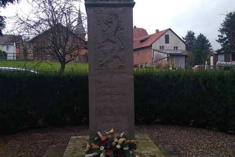Kranzniederlegung am Denkmal