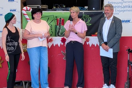 Menschen auf der B&uuml;hne
