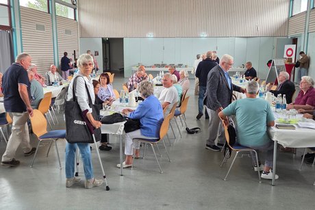 Langsam aber stetig füllt sich der Veranstatlungsraum