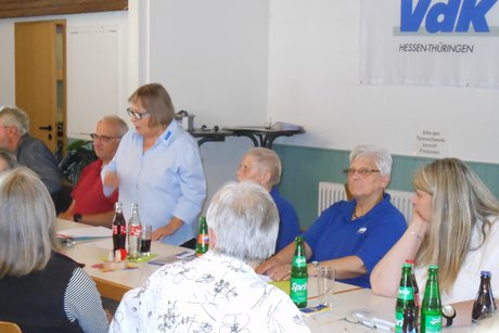 Die wiedergewählte Vorsitzende Erika Hochmuth während ihrem Jahresbericht