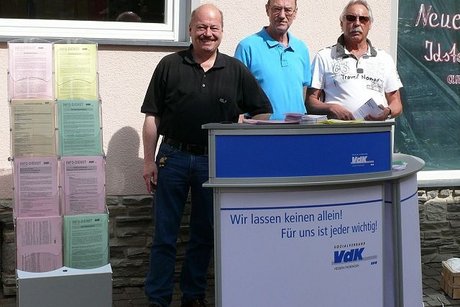 auf dem Foto von links nach rechts: VdK-Ortsverbandsvorsitzender Alfred Strauß, Vorstandsmitglied Jürgen Maier und der stellvertretende Ortsverbandsvorsitzende Peter Zimmermann