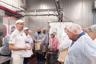 Bei der Besichtigung "Gläserner Globus" in Wächtersbach.