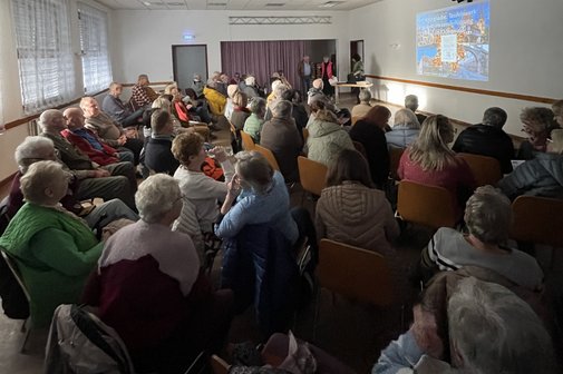 Alle warten bis es losgeht