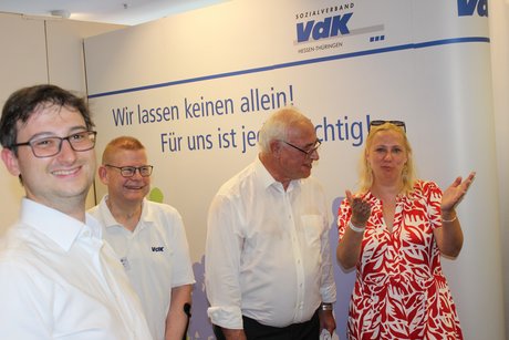 Infostand VdK Mitglieder mit Besuch