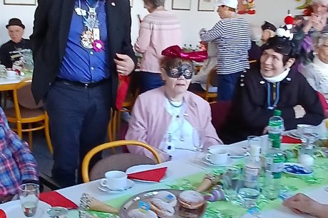 Bürgermeister Gene Hagelstein zu Besuch beim Kreppelnachmittag 2025