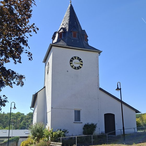 Bild der Kirche in Neukirchen