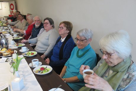 ... an der Kaffeetafel ... an der Kaffeetafel