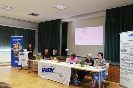 Vorstandstisch