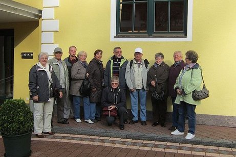 VdK Reisegruppe vor dem Hotel
