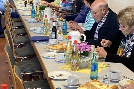 Kaffee und leckeren Kuchen