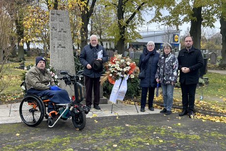 Das Bild zeigt: Von Links: Vorsitzender Klaus Günther, Karl-Heiz Stier Stadtrat, Margareta Heinemann Kassenführerin, Johanna Krey Schriftführerin, Dr. Alexander Krey Bürgermeister